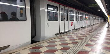 list of Barcelona's metro stops
