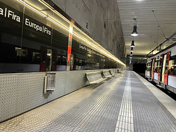 Fira Gran Via Hospitalet trains stop