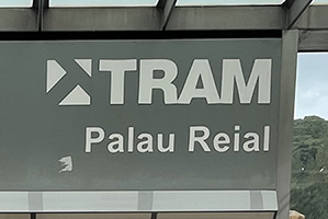 tram Palau Reial Barcelona stop