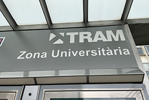 tram Zona Universitaria Barcelona stop