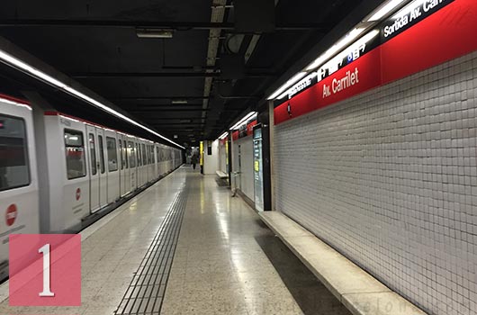 Av Carrilet Barcelona subway station