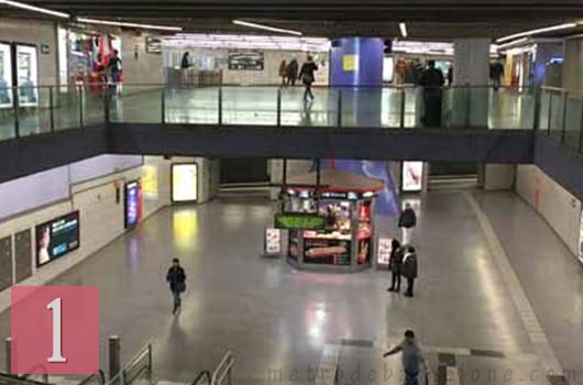 Universitat Barcelona metro station