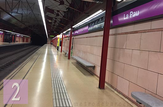 Barcelona la pau metro stop