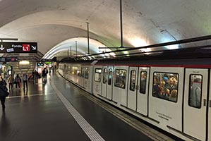 Barcelona Espanya subway station