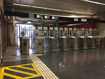 barcelona fontana metro stop exit