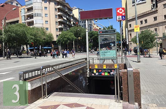 barcelona les corts metro station