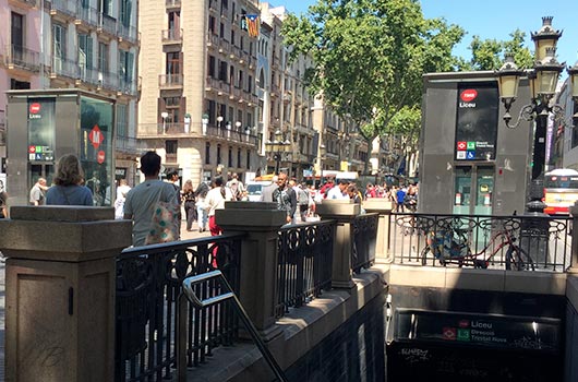 Barcelona liceu metro station