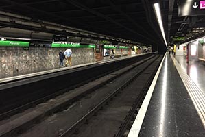 Barcelona Paral-lel metro stop
