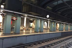 Barcelona Gracia metro stop