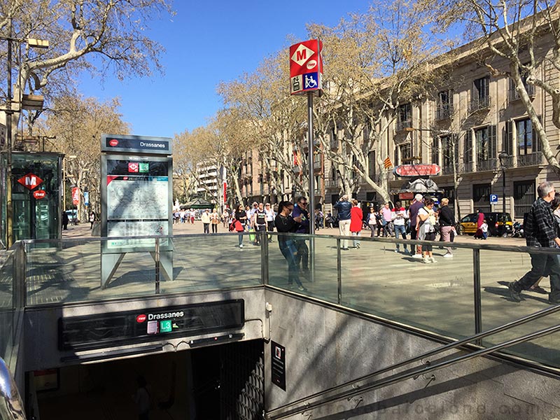 metro del puerto de cruceros de Barcelona