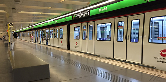 estacion de metro Mundet Barcelona