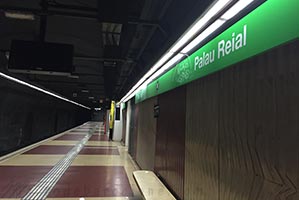 parada metro Palau Reial Barcelona