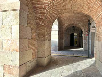 chateau Montjuic photos