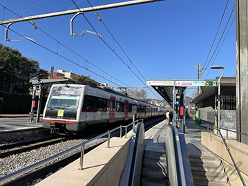 cómo llegar en tren a Sant Boi