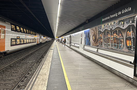 Barcelona Passeig de Gracia train