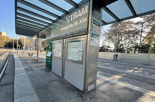 arrêt de tram avinguda-de-xile Barcelone