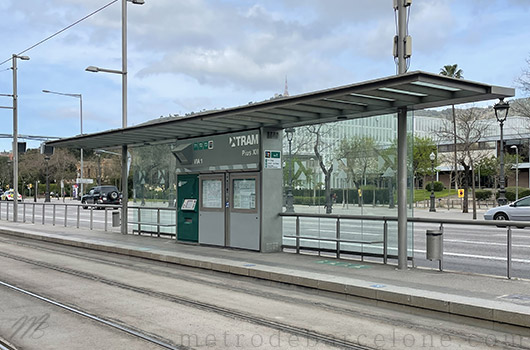 arrêt de tram pius-xii Barcelone