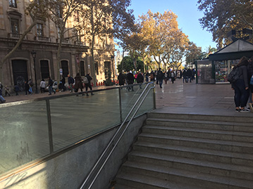 sortie du metro Drassanes barcelone