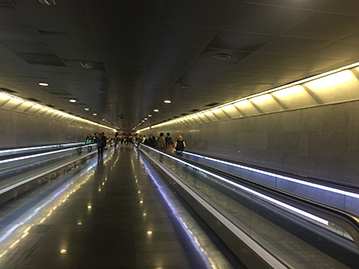 sortie du metro diagonal Barcelone