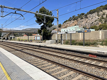 station trains Castelldefels